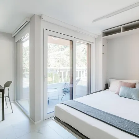 Apartment White Studio 8 - New Opening *
